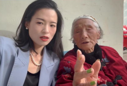 91岁小迷糊奶奶直播间,笑料百出，温馨感人